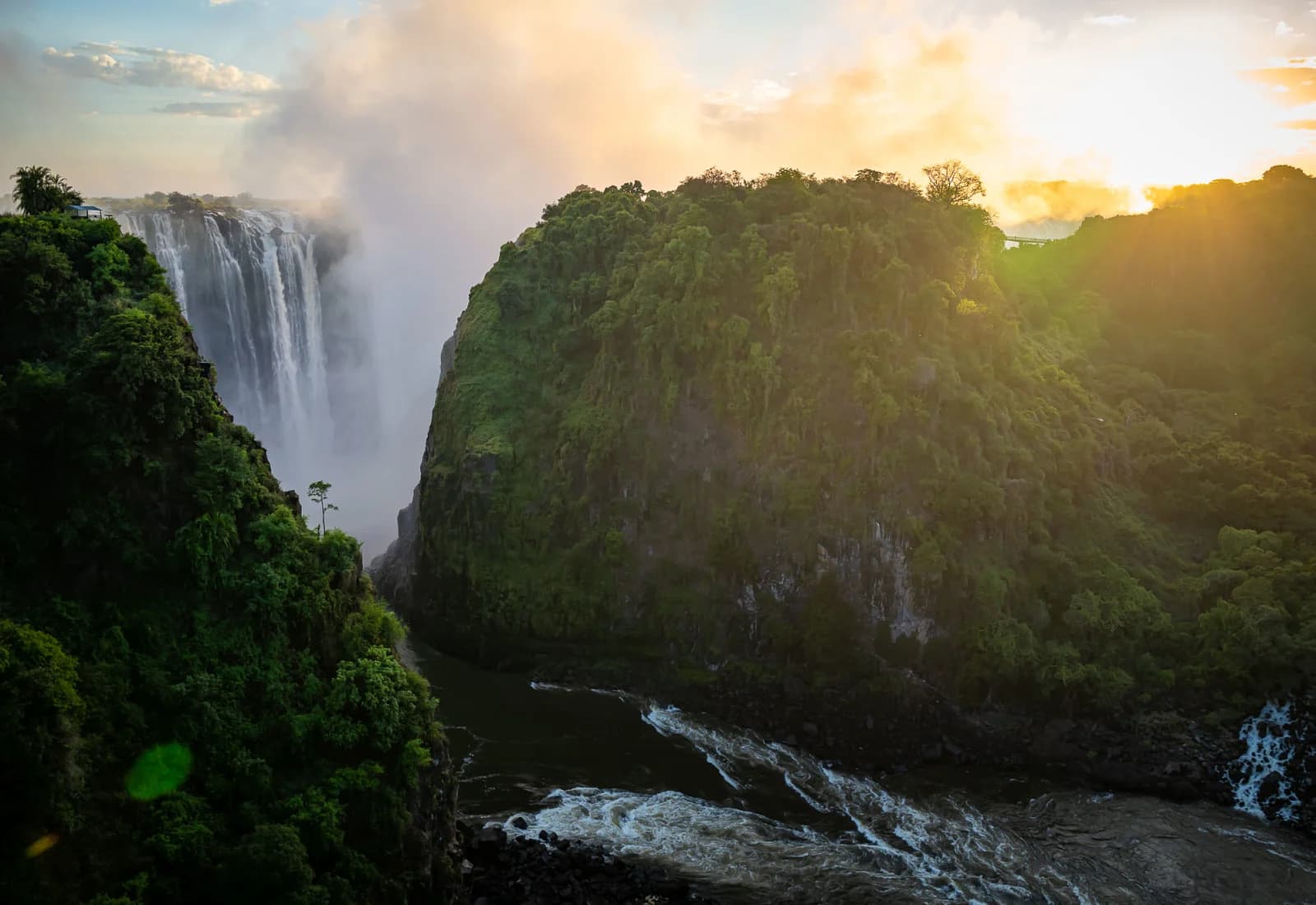 Victoriafälle bei Sonnenuntergang — Mosi-oa-Tunya