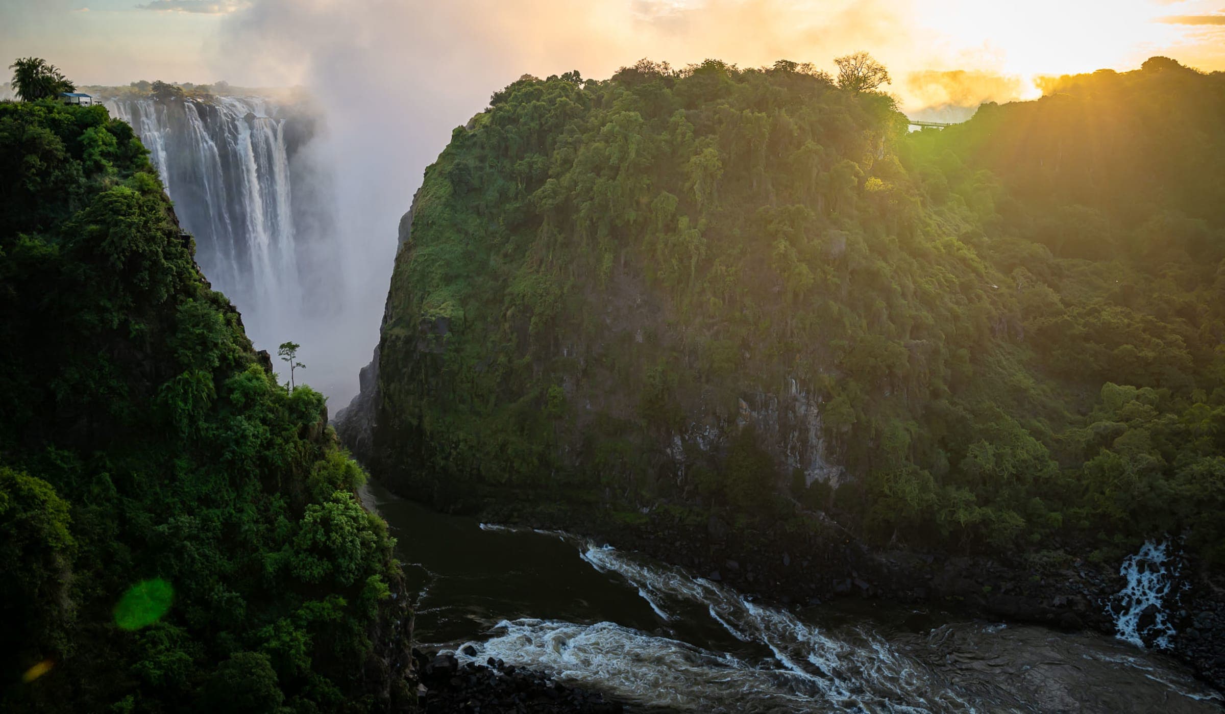 Victoria Falls at sunset — Mosi-oa-Tunya